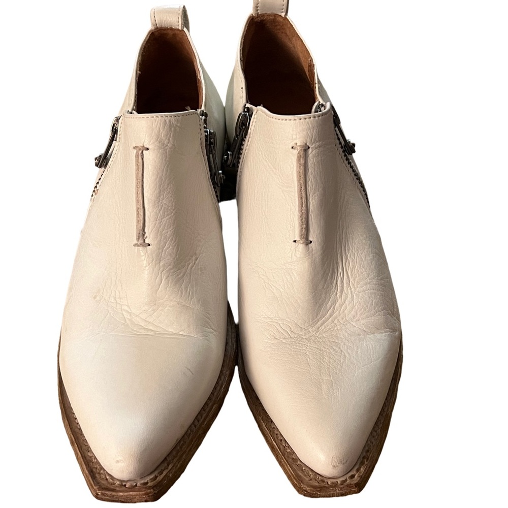 Frye Women's Cream Leather Pointed Ankle Booties